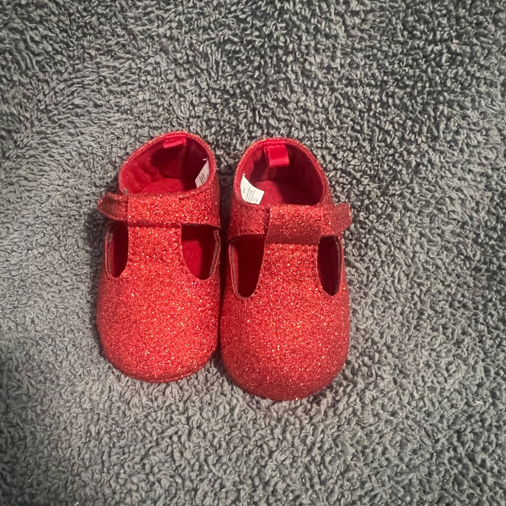 Infant girls red glitter shoes